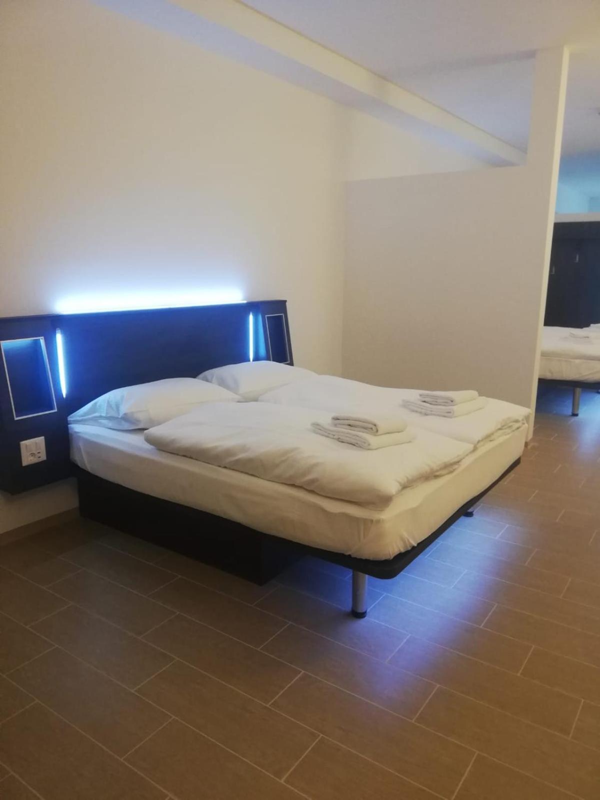 Augustus Hotel Bernkastel - Comfortable Budget Hotel Quarto foto